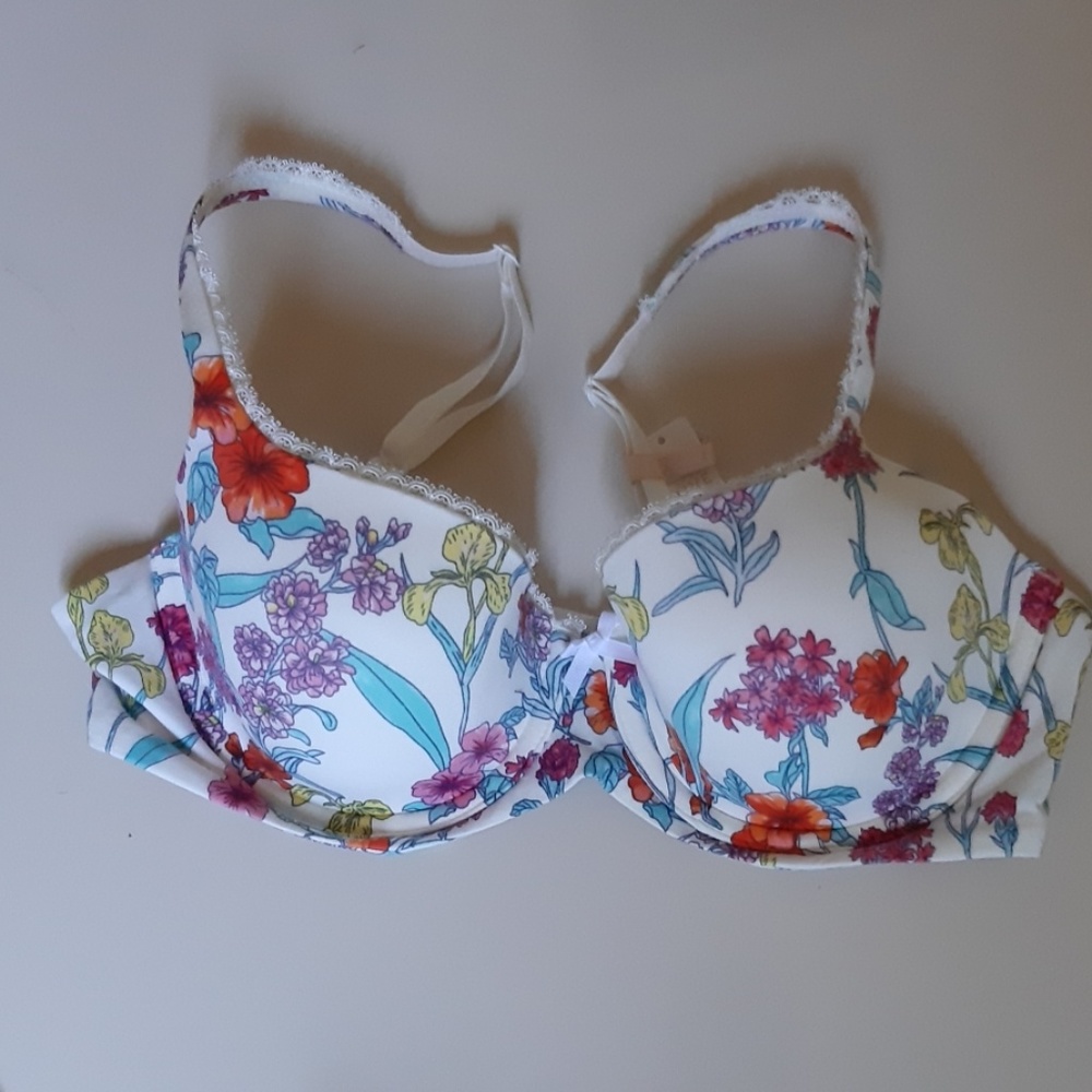 SOLD "Live In Pretty" Love by Gap 36B Demi Bra